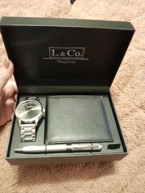 L & Co. Silver Men's Watch Gift Set with Black Wallet & Silver Pen